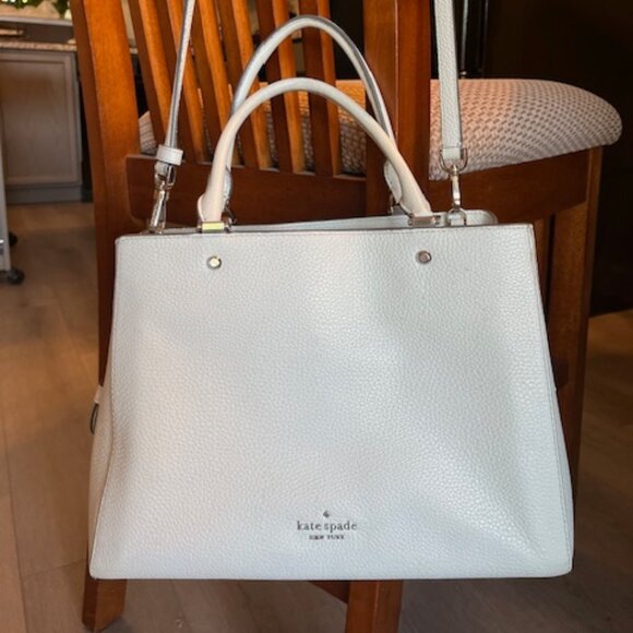 Kate Spade Pebble Grey Crossbody Purse with matching wallet - Picture 1 of 9